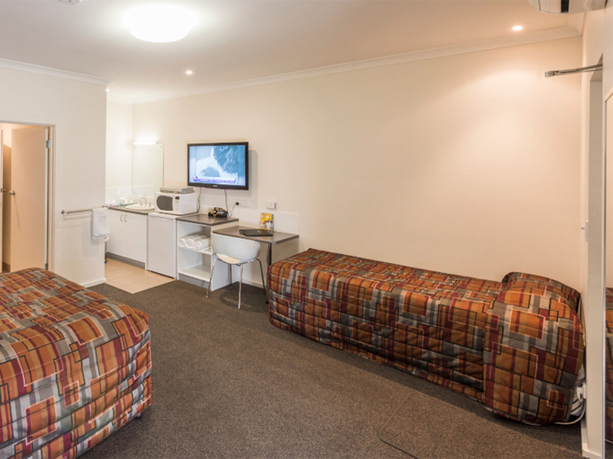 Two Bedroom Unit Two Bedroom Unit